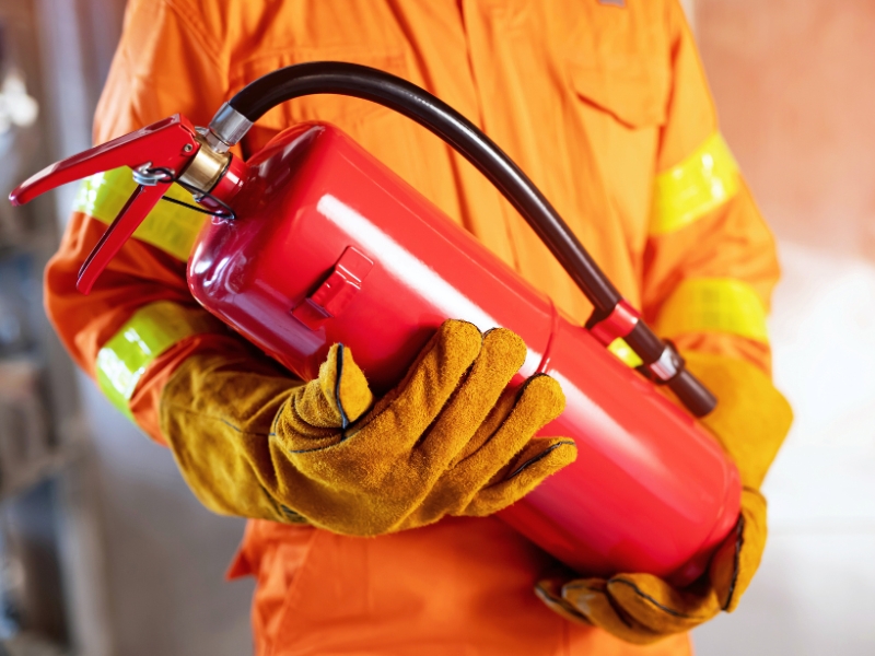 o que tem dentro do extintor e componentes