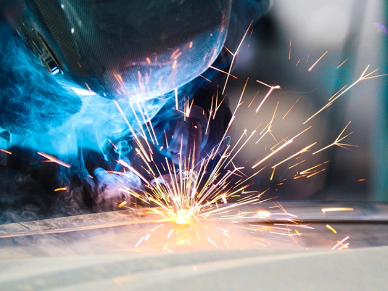 como é feita porta corta fogo e fechadura